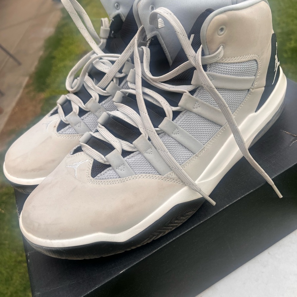 Men’s Jordan Max Aura Black and Gray High-Tops